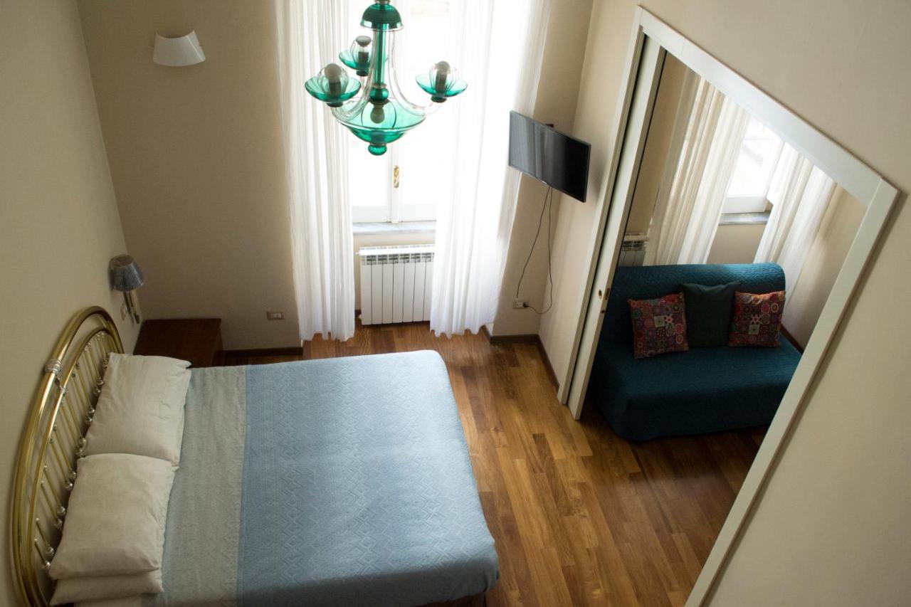 Le Stanze Di Dolly Bed and Breakfast Neapel Exteriör bild