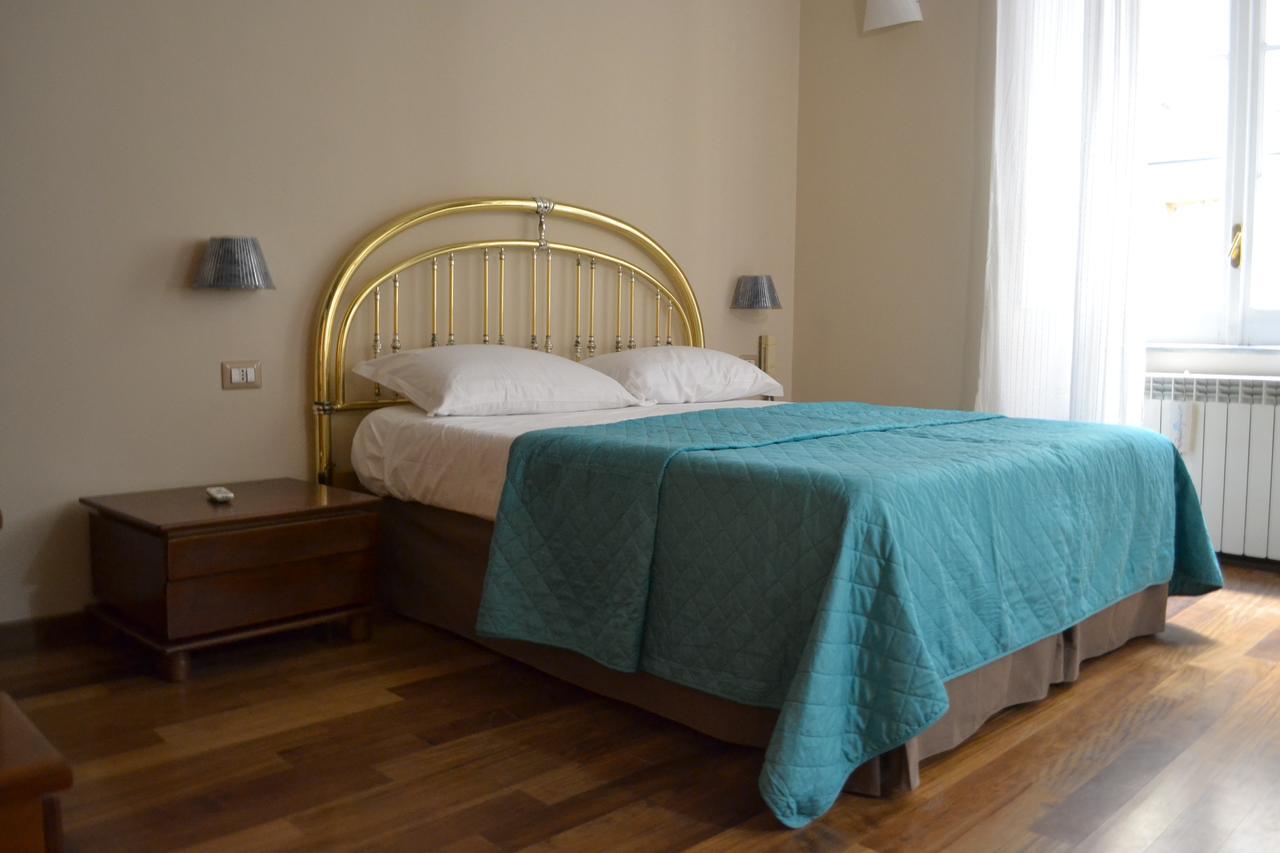 Le Stanze Di Dolly Bed and Breakfast Neapel Exteriör bild